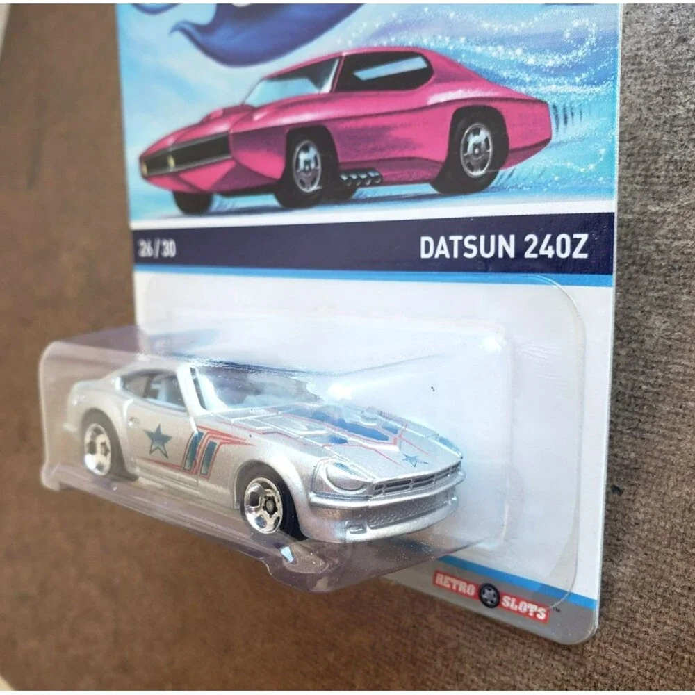 2014 Hot Wheels DATSUN 240Z Spectrafrost Silver COOL CLASSICS 26/30 1:64 RSW MOC
